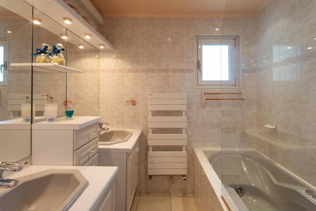 Апартаменты A6- 2 Bdr Incredible Sea View - Ac, Garage & Terrace Антиб Экстерьер фото